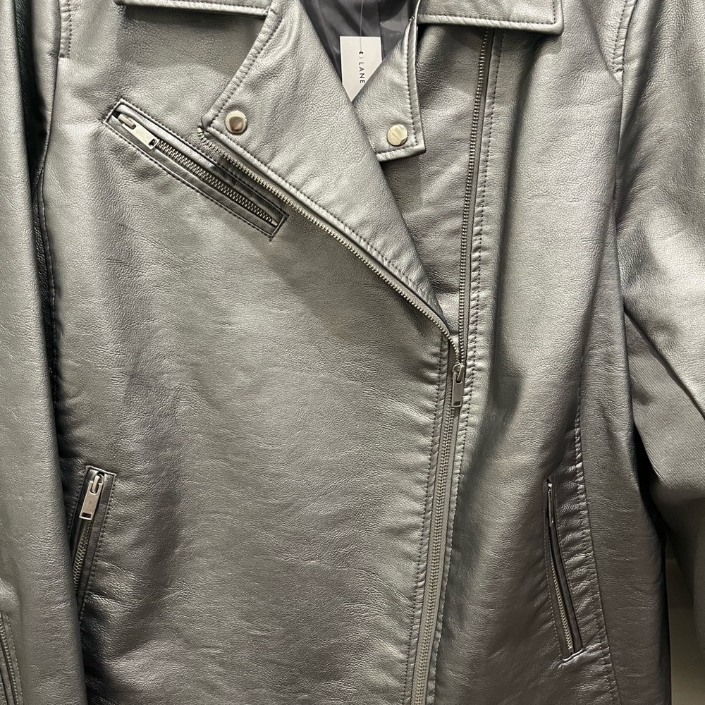 ❤️🔥🩶❤️🔥🩶Lane Bryant Shiny Silver Faux Leather Jacket❤️🔥🩶❤️🔥🩶 - Picture 2 of 6